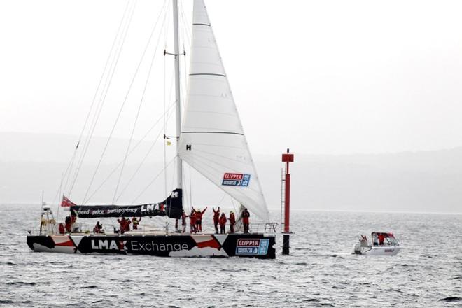 LMAX Exchange crosses the line in Albany - 2015-16 Clipper Round the World Yacht Race © Clipper Ventures